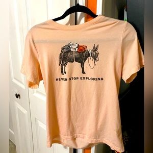 North face size M Womens tee. Worn once. Like new!